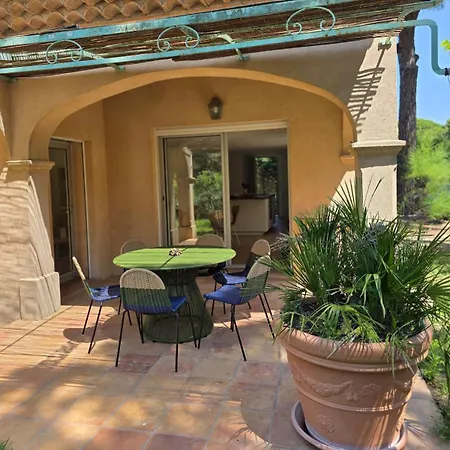 Rez-de-villa Independant Clim Escalet 別荘 *